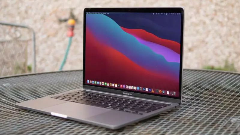 M&aacute;y mỏng nhẹ, m&agrave;n h&igrave;nh độ ph&acirc;n giải cao, đem đến trải nghiệm nh&igrave;n vượt bật